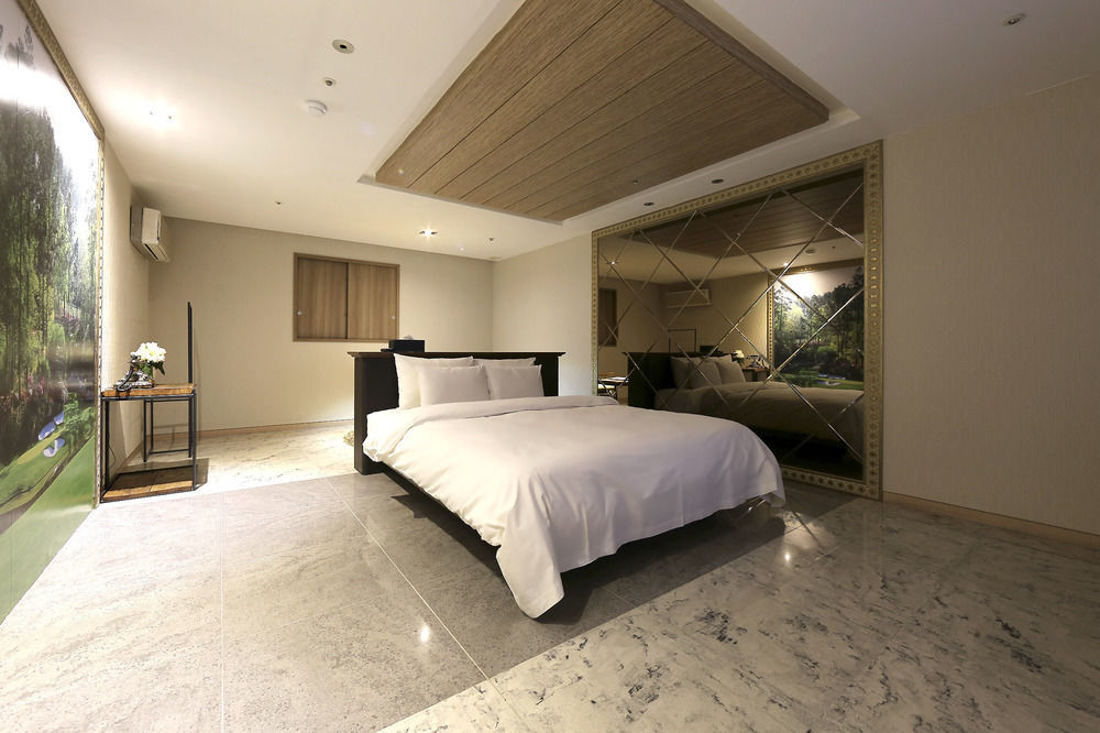 Imt Khách sạn 3*