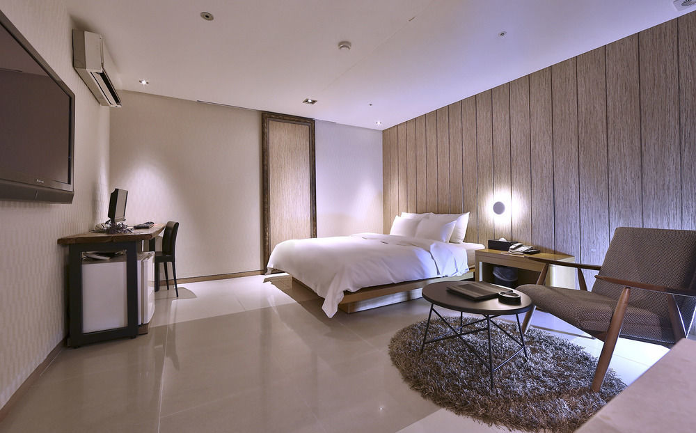 Khách sạn Imt