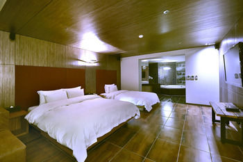 Khách sạn Imt 3*